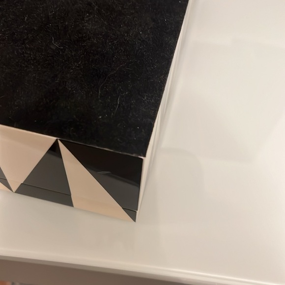 Jonathan Adler MEDIUM OP ART LACQUER BOX - Picture 14 of 17